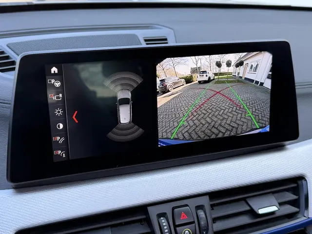 BMW X1 xDrive25e High Executive 2021 Hybride Benzine 21