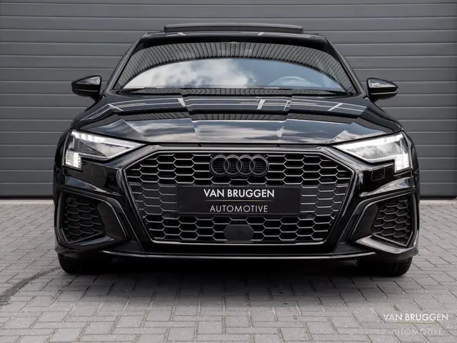 Audi A3 Limousine 35 TFSI S-Line 2022 Benzine 6