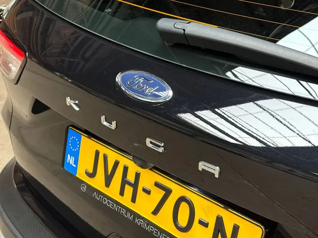 Ford Kuga 2.5 PHEV Titanium 2022 Hybride Benzine 25