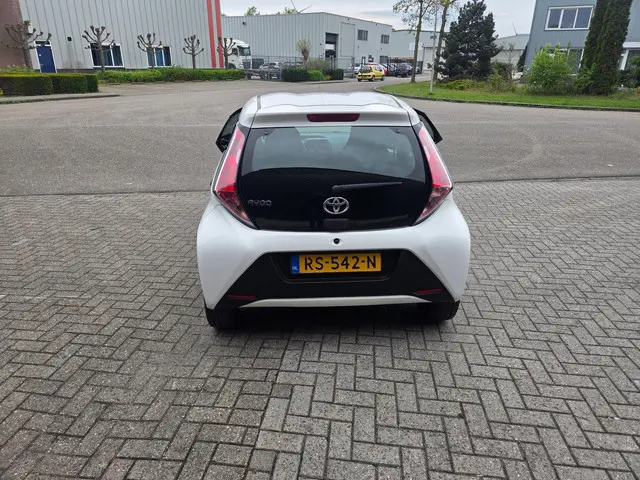 Toyota Aygo 1.0 VVT-i x-fun 5 deurs airco 2018 Benzine 5