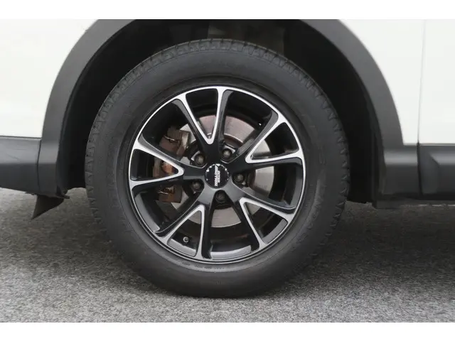 Nissan QASHQAI 1.2 Visia 2014 Benzine 24