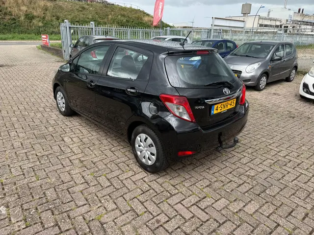 Toyota Yaris 1.0 VVT-i Now 2013 Benzine 5