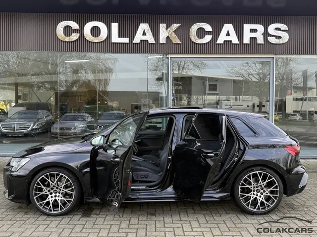 Audi RS3 2.5 TFSI RS 3 quattro 2025 Benzine 16