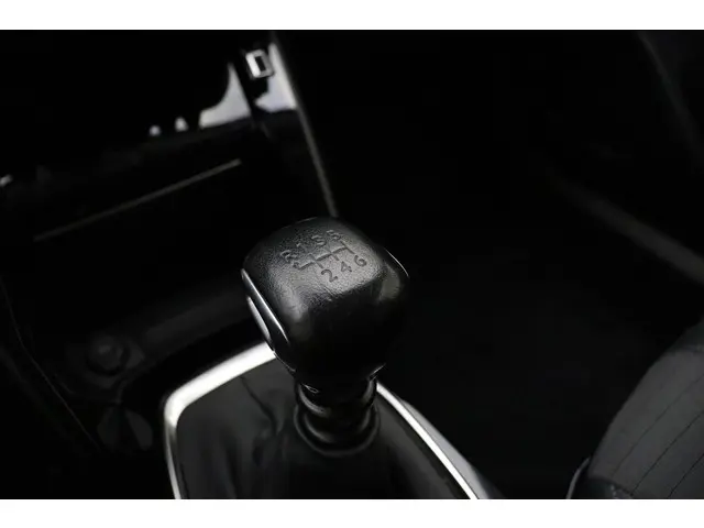 Peugeot 2008 1.2T 130pk Allure Pack 2022 Benzine 13