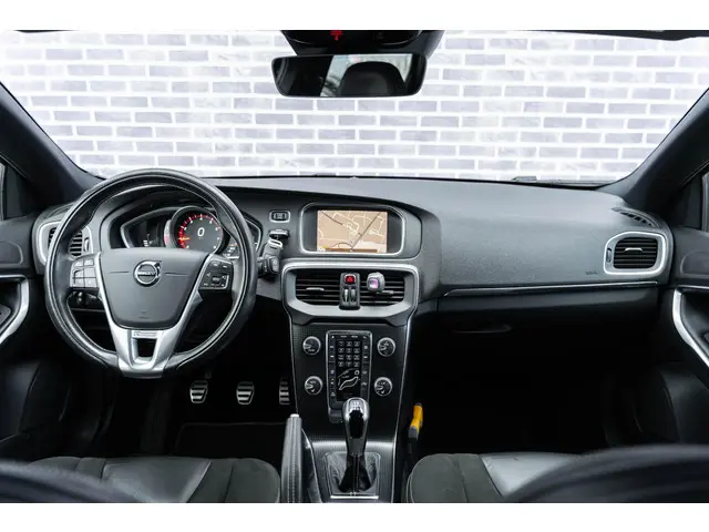 Volvo V40 T4 190pk R-Design 2018 Benzine 7