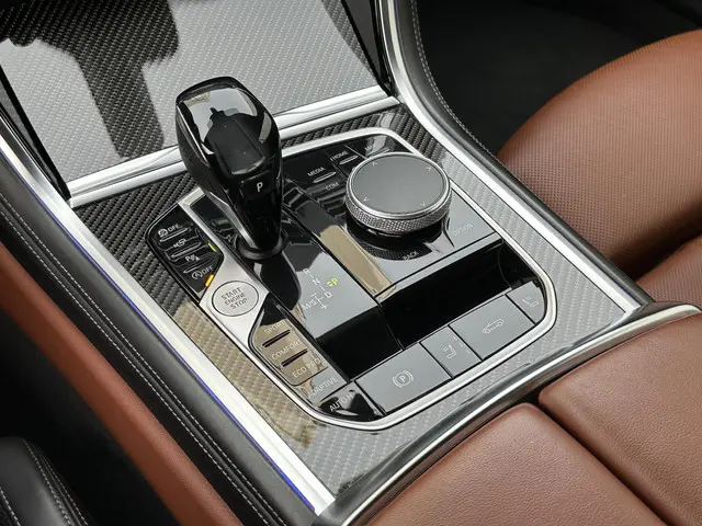 BMW 8 Serie 840i xDrive High Executive 2021 Benzine 86