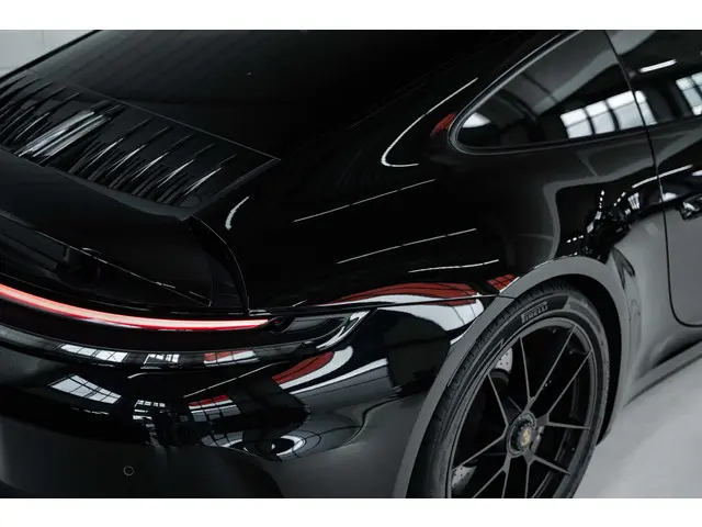 Porsche 911 Carrera GTS 2025 Benzine 8
