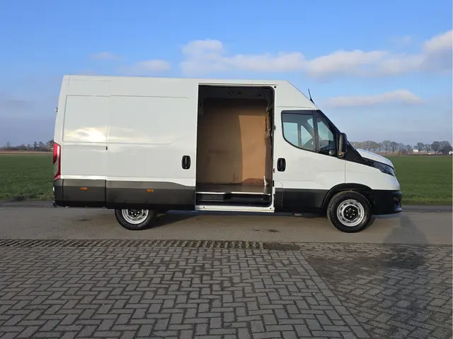Iveco Daily 35S14V 2.3 352L H2 2024 Diesel 21
