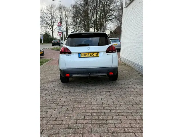Peugeot 2008 1.2 PureTech GT-line 2017 Benzine 4