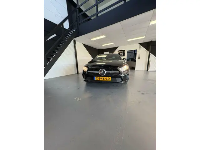 Mercedes-Benz A-Klasse 220 4MATIC Premium 2018 Benzine 6