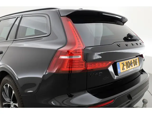 Volvo V60 2.0 B4 Momentum Business 2021 Hybride Benzine 37