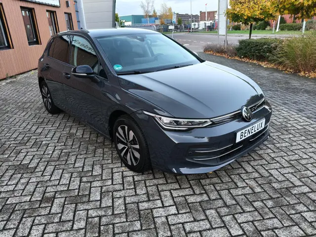 Volkswagen Golf 1.5 TSI Life Edition 2025 Benzine 8