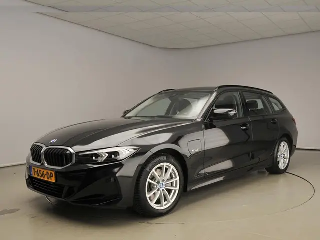 BMW 3 Serie Touring 320e 2023 Hybride Benzine 41
