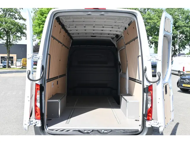 Mercedes-Benz Sprinter 317 CDI L2H2 Pro 2024 Diesel 12