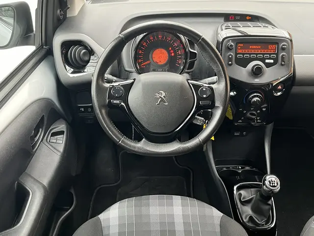 Peugeot 108 e-VTi 72 Active 2020 Benzine 10