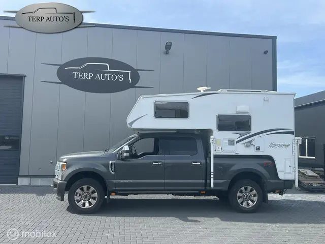 Ford F-350 USA 6.7 V8 Platinum 2019 Diesel 1