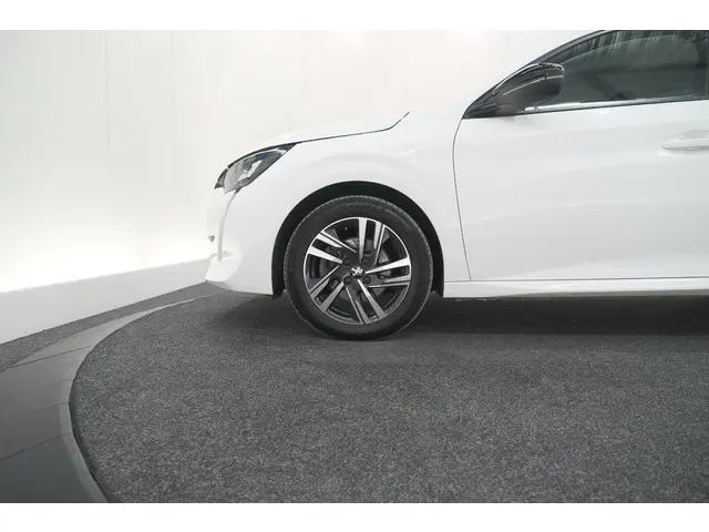 Peugeot 208 PureTech 100 Allure Pack 2023 Benzine 17