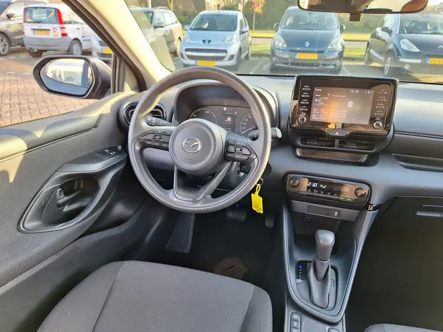 Mazda 2 Hybrid 1.5 CLIMA 2023 Hybride Benzine 17