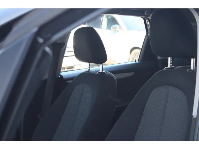 BMW 2 Serie Active Tourer 218i Sport 2015 Benzine 32