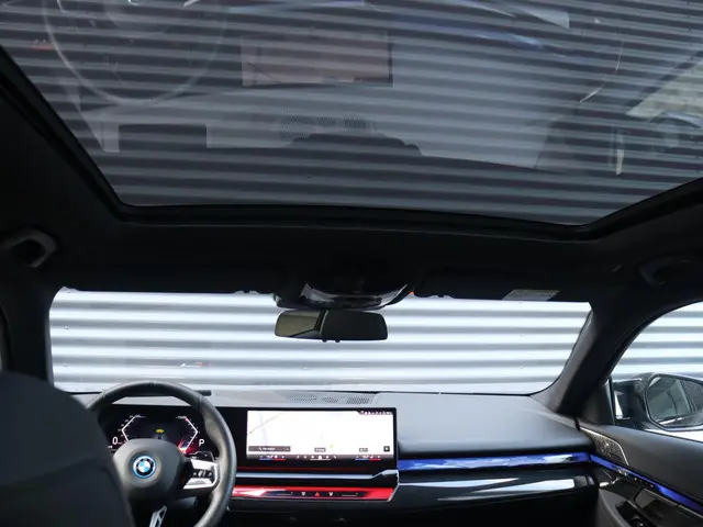 BMW 5 Serie Touring 550e xDrive 2025 Hybride Benzine 37