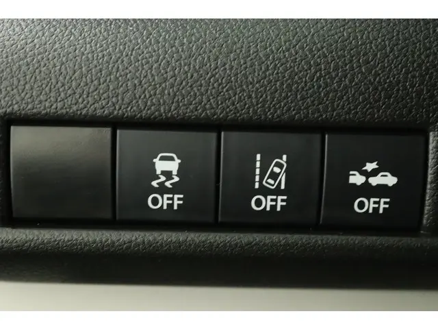 Suzuki Swift 1.2 Select Smart Hybrid 2025 Benzine 30