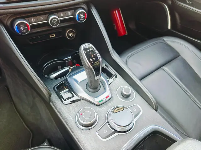 Alfa Romeo Giulia 2.0T Super 2021 Benzine 18