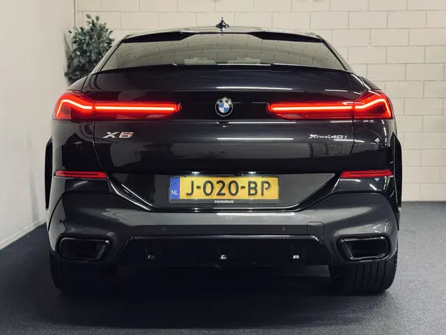 BMW X6 xDrive40i High Executive M-Sport 2020 Benzine 8