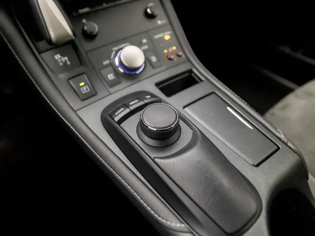 Lexus CT 200h 25th Edition 2015 Hybride Benzine 27