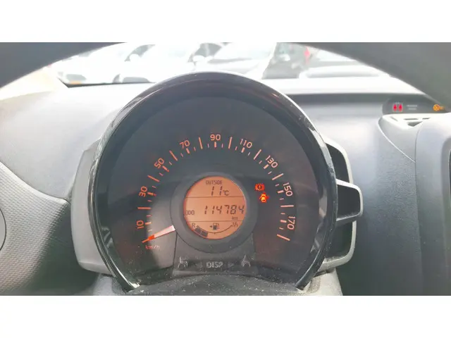 Toyota Aygo 1.0 VVT-i x-now*Airco*Cv*Trekhaak* 2017 Benzine 4