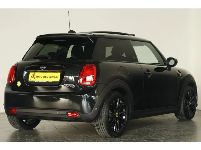 MINI Electric Cooper MINI Yours 33 kWh 2024 Elektrisch 2