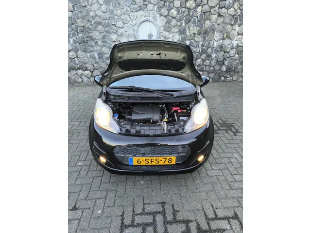 Peugeot 107 1.0 Envy 2013 Benzine 18