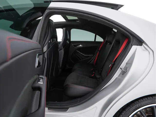 Mercedes-Benz CLA AMG 45 4MATIC Ambition 2018 Benzine 10