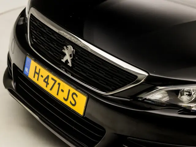 Peugeot 308 SW 1.2 PureTech Sport 2020 Benzine 31
