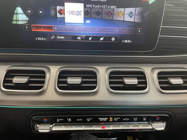 Mercedes-Benz GLE 350 e 4MATIC 2021 Hybride Benzine 28