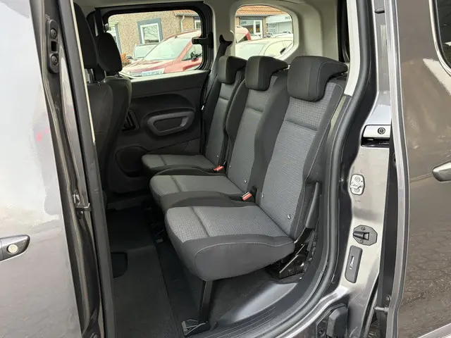 Toyota ProAce CITY Verso 1.2 Turbo Live 2024 Benzine 20