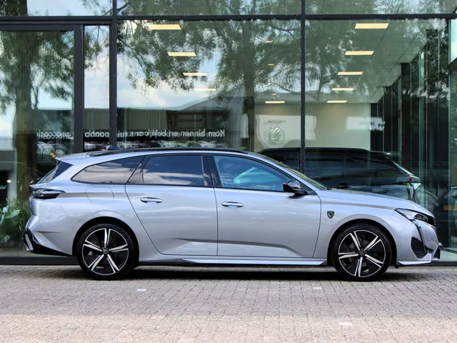 Peugeot 308 SW 1.2 PureTech GT 2023 Benzine 6