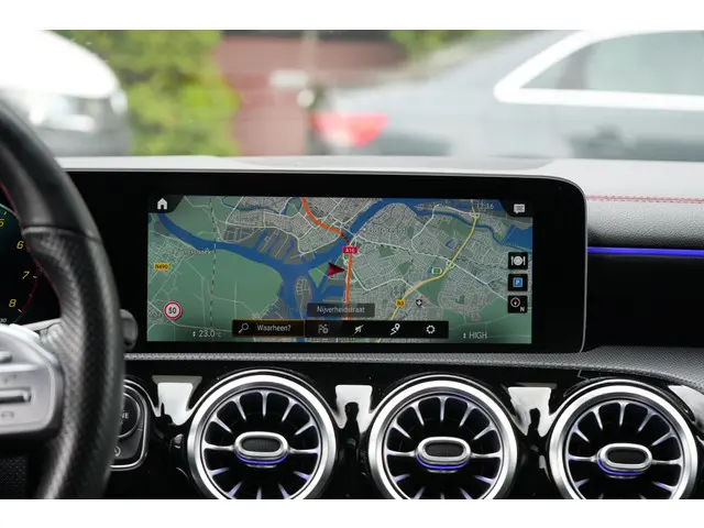 Mercedes-Benz CLA 250 e MAGNO AMG 2022 Hybride Benzine 18