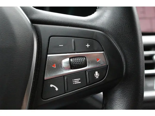 BMW 3 Serie 318d Executive Edition 2020 Hybride Diesel 22