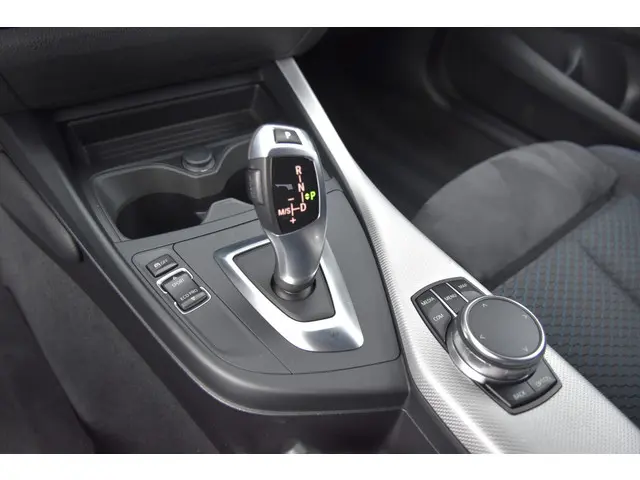 BMW 1 Serie 118i Executive 2017 Benzine 15