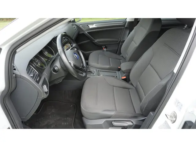 Volkswagen e-Golf E-DITION Warmtepomp 2020 Elektrisch 11