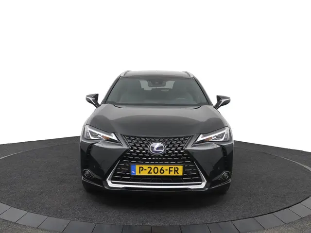 Lexus UX 250h Preference Line 2022 Hybride Benzine 16