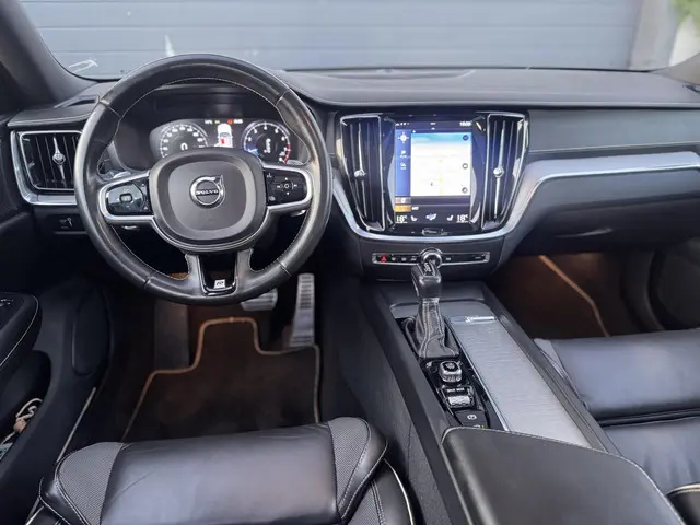 Volvo S60 2.0 T5 Intro Edition 2019 Benzine 16