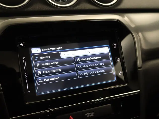 Suzuki Vitara 1.6 High Executive 2015 Benzine 36