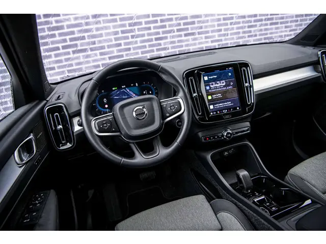 Volvo XC40 2.0 B4 Plus Dark 2024 Benzine 12