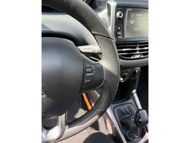 Peugeot 2008 1.2 PureTech Blue Lion 2016 Benzine 37