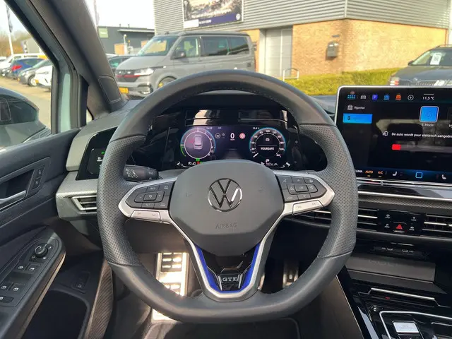Volkswagen Golf 1.5 eHybrid GTE 2025 Hybride Benzine 15