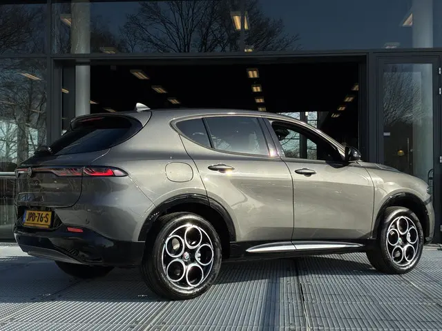 Alfa Romeo Tonale 1.3T PHEV Ti 2024 Hybride Benzine 2