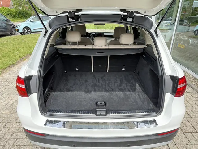 Mercedes-Benz GLC 250 4MATIC 2016 Benzine 13