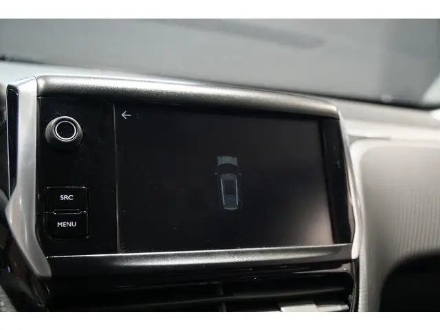 Peugeot 2008 1.2 PureTech Allure 2018 Benzine 29