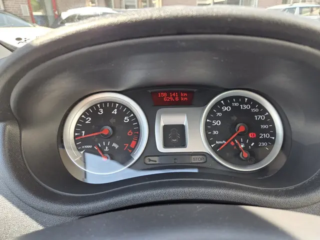 Renault Clio 1.2 Authentique 2012 Benzine 10